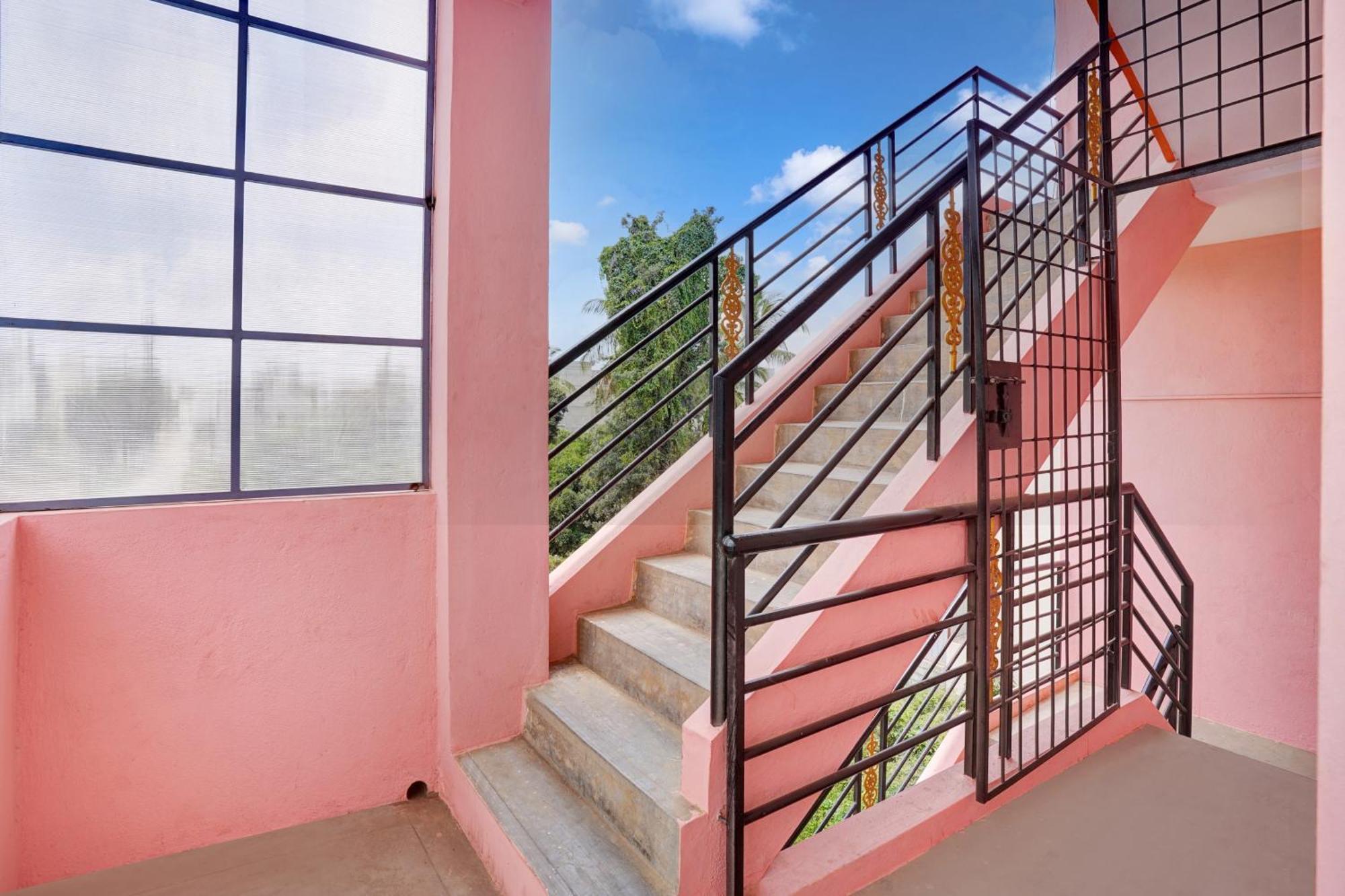 Hotel O Sv Lodge بنغالور المظهر الخارجي الصورة